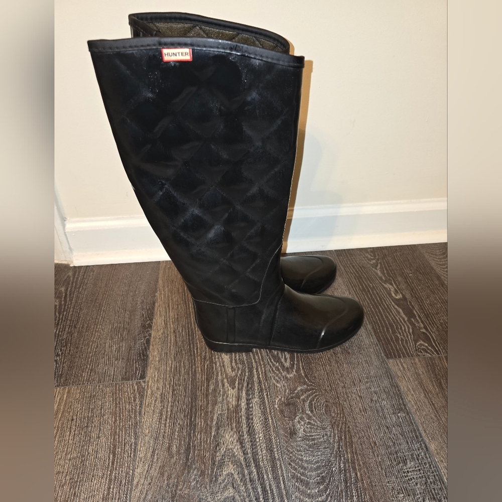 Hunter Tall Quilted Gloss Boot; Black sz 9 US - Picture 6 of 7
